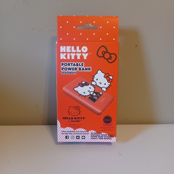 Hello kitty portable power bank BNIB HTF RARE LIMITED EDITION - Picture 2 of 4